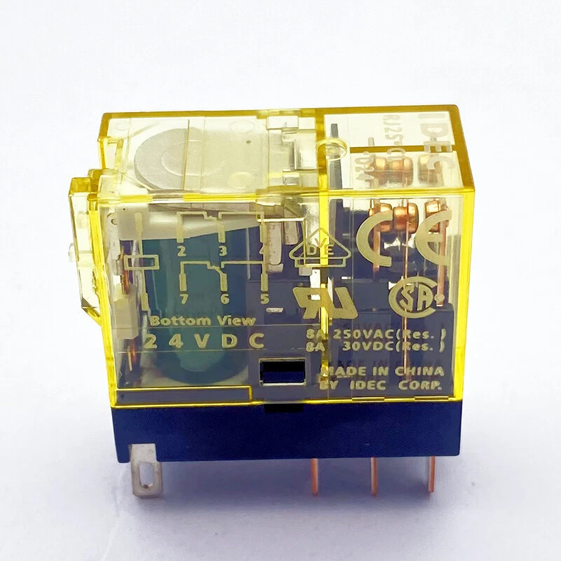 1pcs  New  IDEC RJ2S-CL-D24 Power Relay 24VDC 8Pin 8A 250VAC