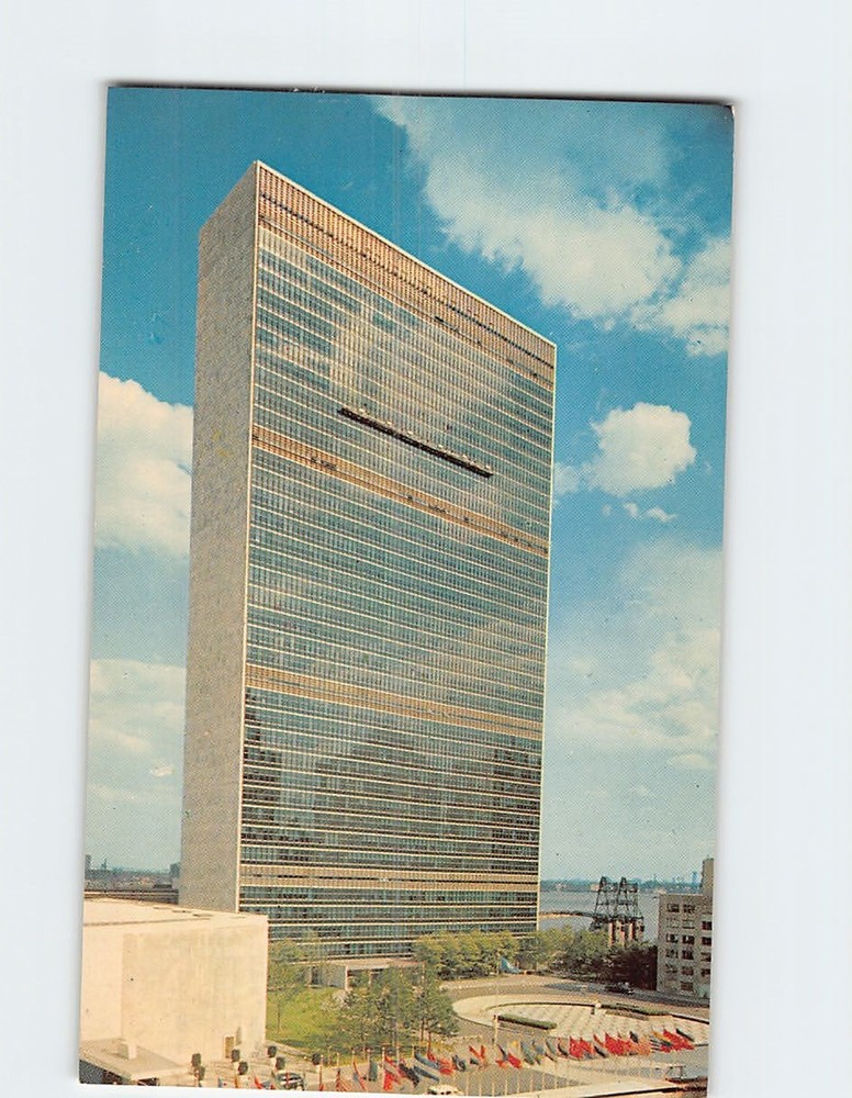 Postcard United Nations Headquarters NYC New York USA North America