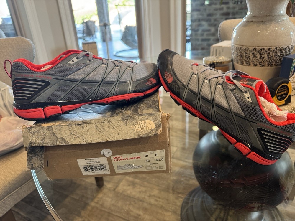 The North Face men’s Litewave Ampere Size 12