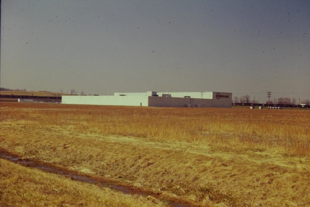 c1970's 35mm Slide Film Mobiler Industrial Building Field USA American Roof
