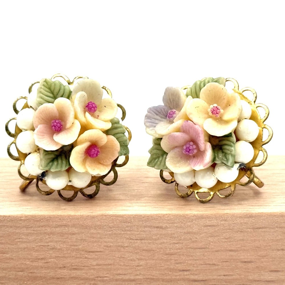 Vtg Goldtone Earrings Screw Back Celluloid Carved Flowers Milk Glass Wire Bead D