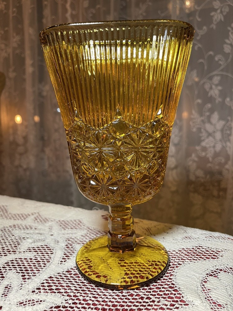 RARE!  MCM Broom Shape Daisy & Button Amber Glass Vase Flat Fan 7.75