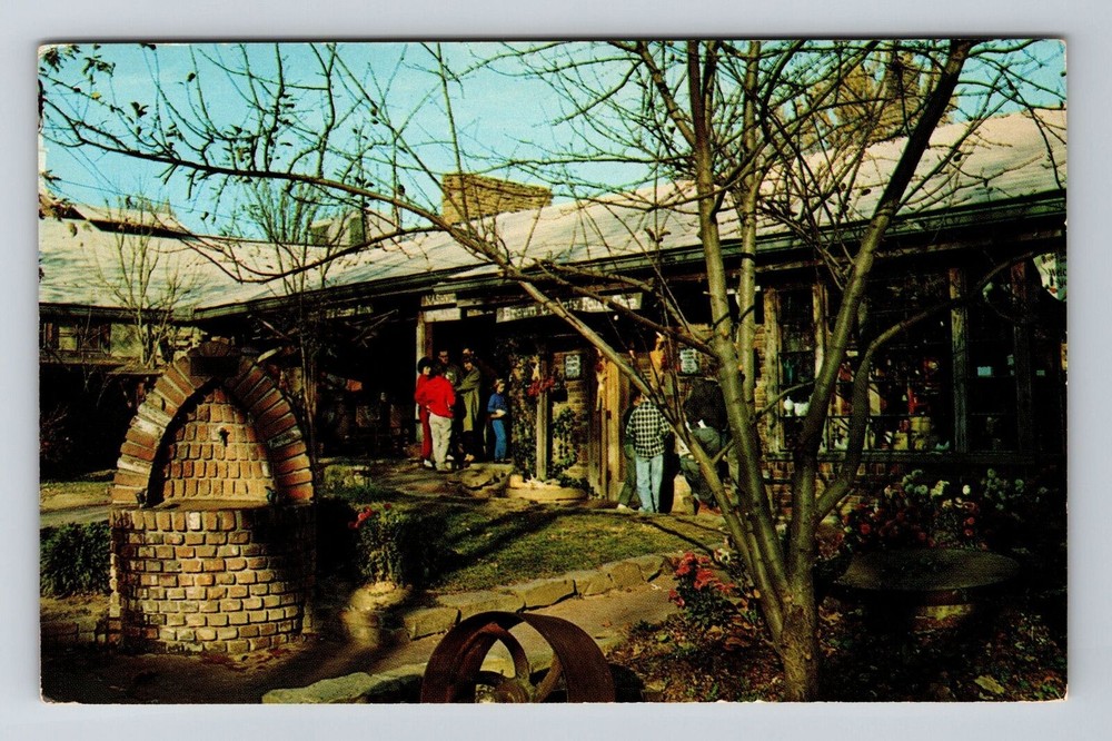 Nashville IN-Indiana, Brown County Folks Gift Shop, Vintage Postcard