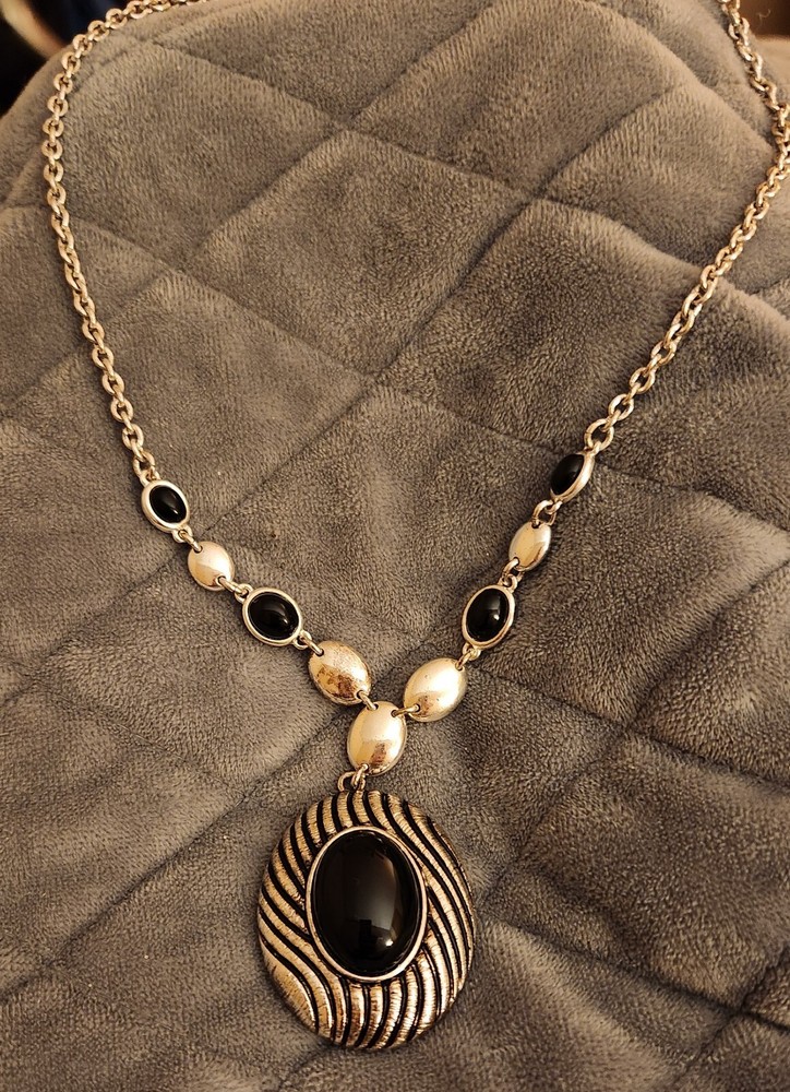 Vintage LIZ CLAIBORNE Black Onyx Silver Tone  24