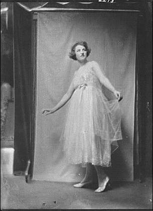 Photo:Gordon,Agnes,Miss,portrait photographs,women,Arnold Genthe,1918