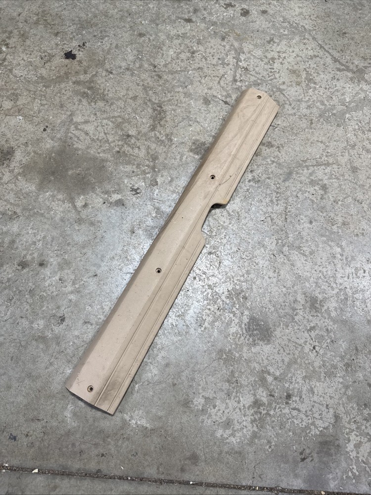 Jeep Cherokee XJ 84-96 2-Door Driver Side Tan Sill Trim P96