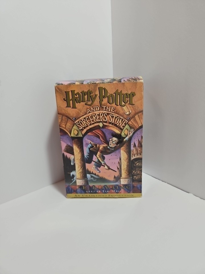 Harry Potter Ser.: Harry Potter and the Sorcerer's Stone by J. K. Rowling (1999,