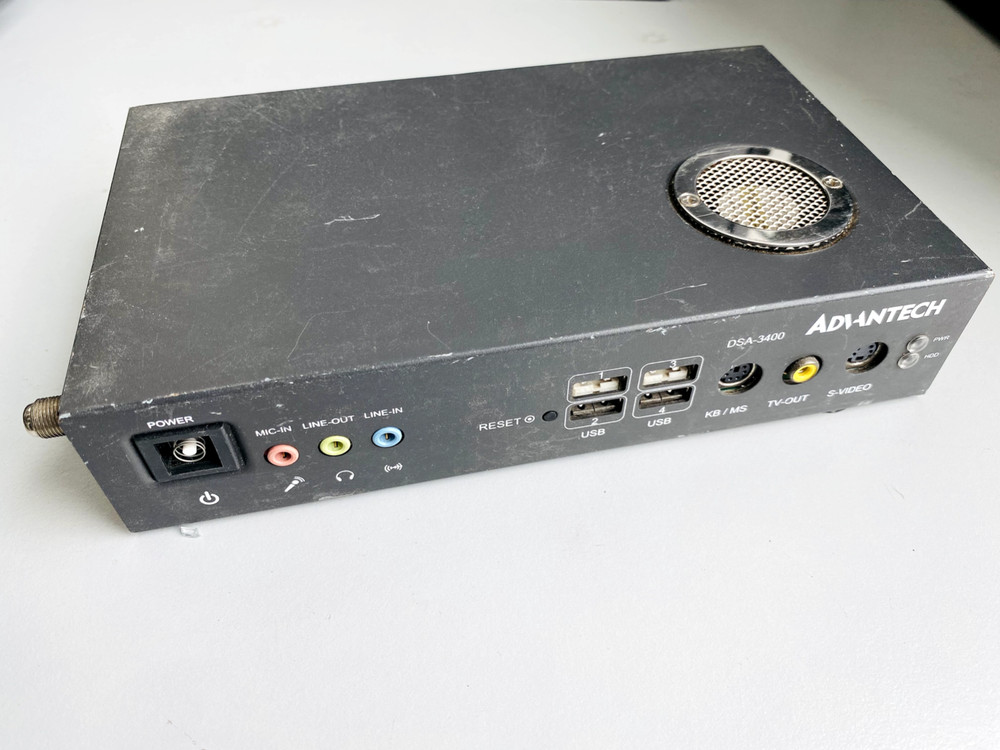 ADVANTECH DSA-3400-NT56E Digital signage computer