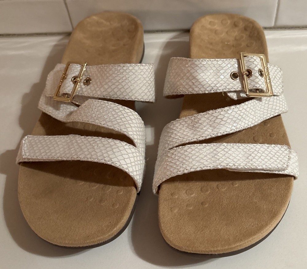 Vionic Skylar Leather Sandals Sz 11 White Gold Buckle Cushioned NWOT