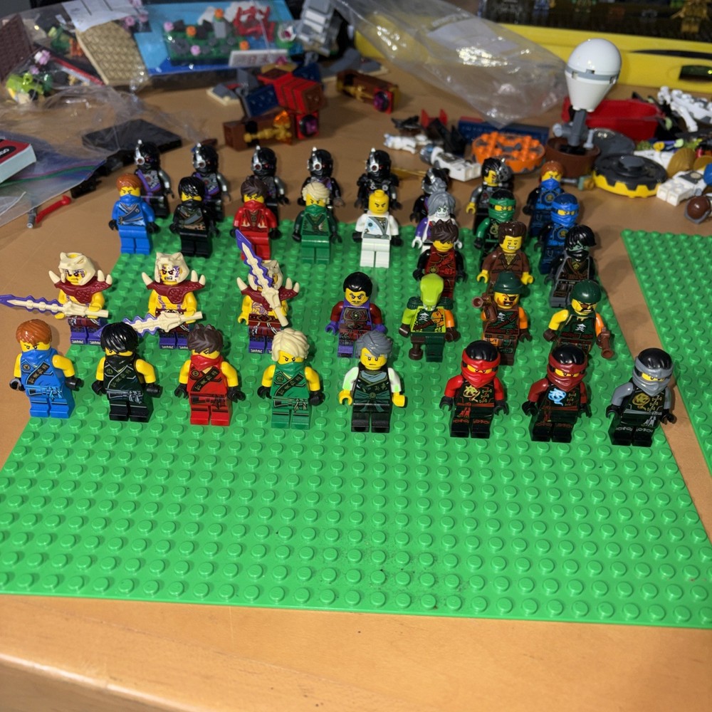 LEGO NINJAGO: Masters of Spinjitzu Minifigures Lot
