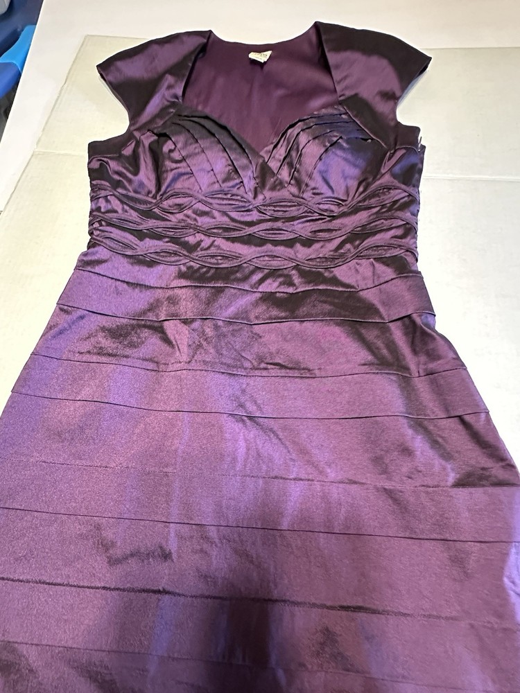 Purple Satin Cap Sleeve Dress with Ruched Bodice Shimmer Sangria S 6 Semi Formal
