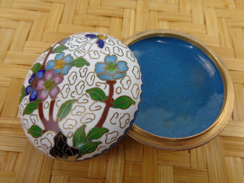 Cloisonne Enamel Trinket Box Lid Turquoise White Green Floral Motif VTG READ