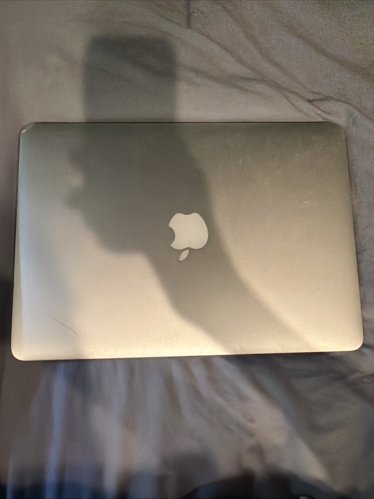 Apple MacBook Air 13in (2014) A1466 i5 1.3GHz 4GB 256GB SSD Silver