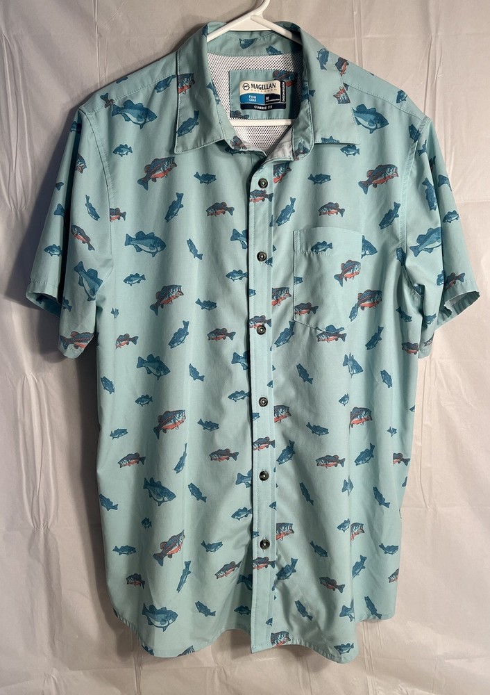 Magellan Vented Fishing Shirt Mens Size Medium Blue With Colorful Fish