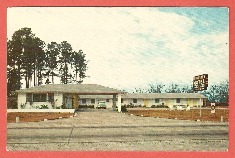 THORNTON’S MOTEL, JACKSONVILLE, FLA. – Stephen & Frances Thornton-1950s Postcard