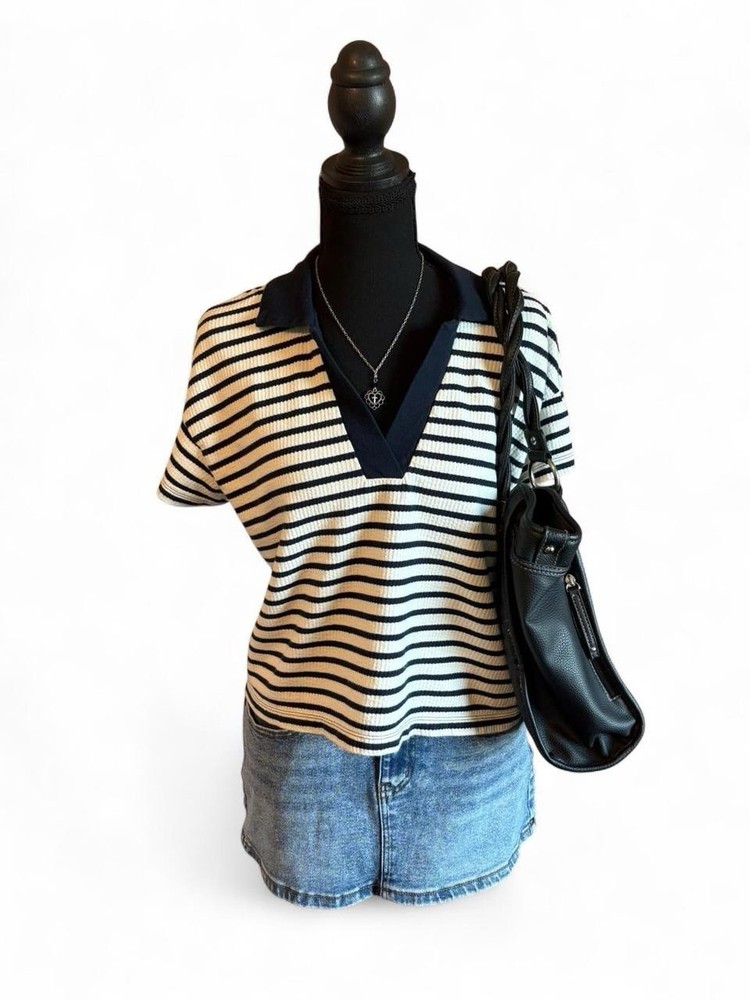 Madewell Women’s Striped Black And White V-Neck Tee, Size Small