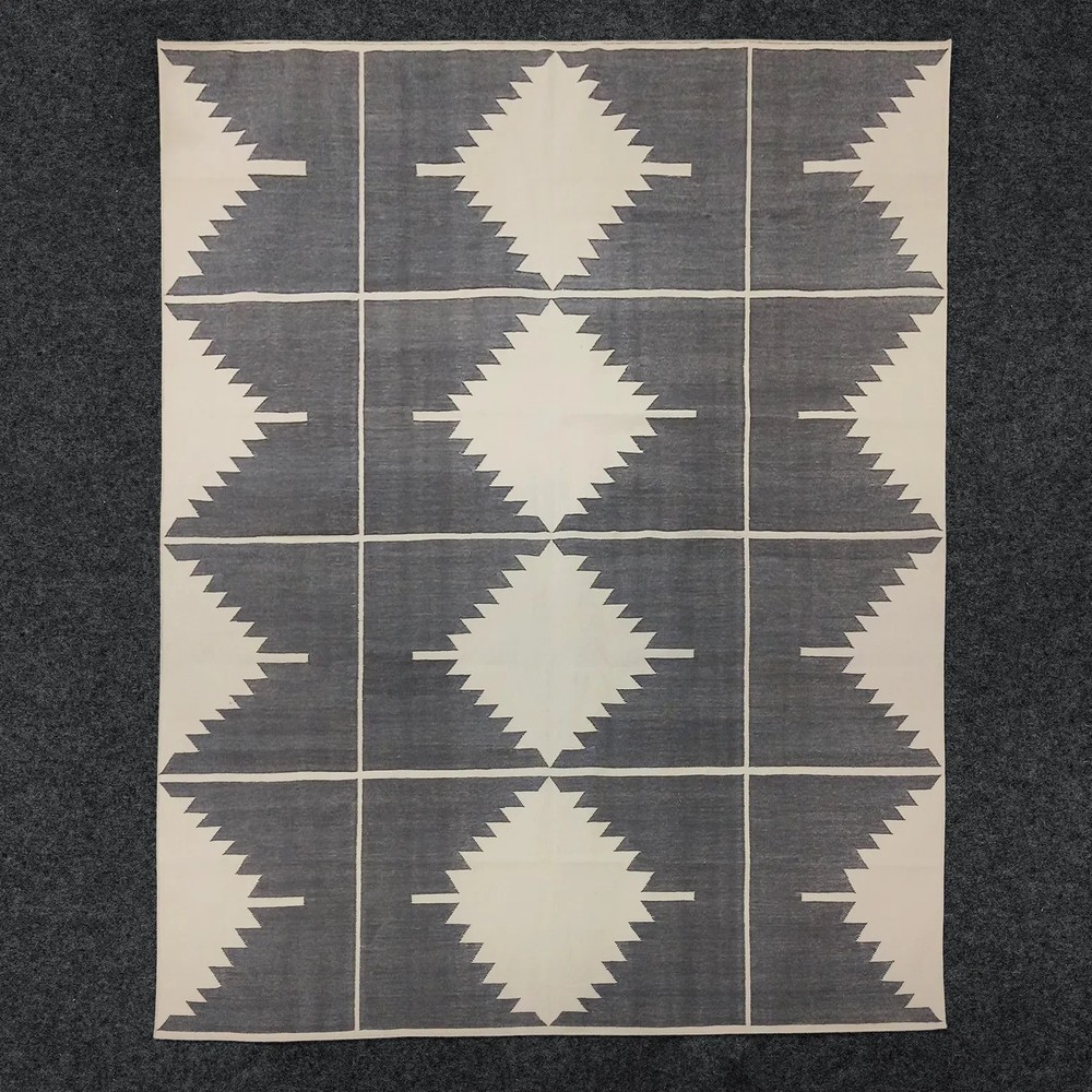 Hand Knotted Cotton Kilim Dhurrie Rug Color Gray and White Design Carpet Rug