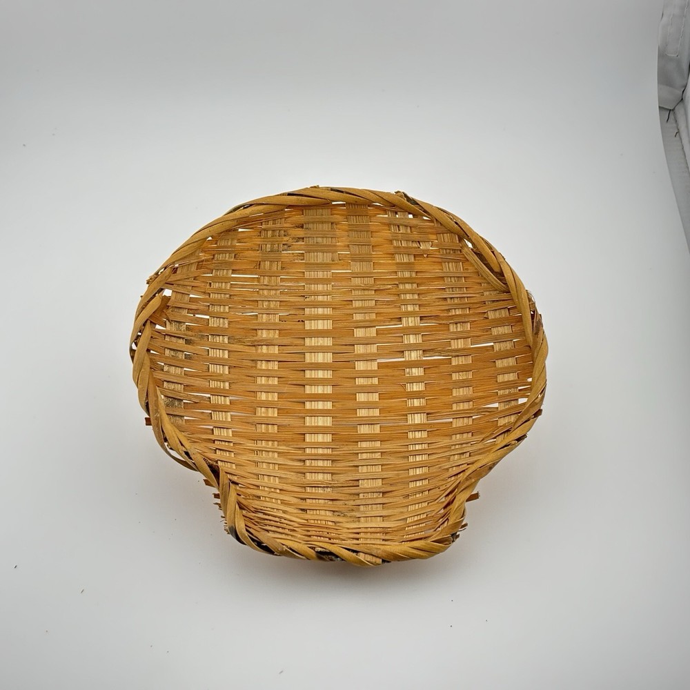 Vintage Shell-Shaped Handwoven Wicker Dish - Rustic Coastal Decor Serving Piece