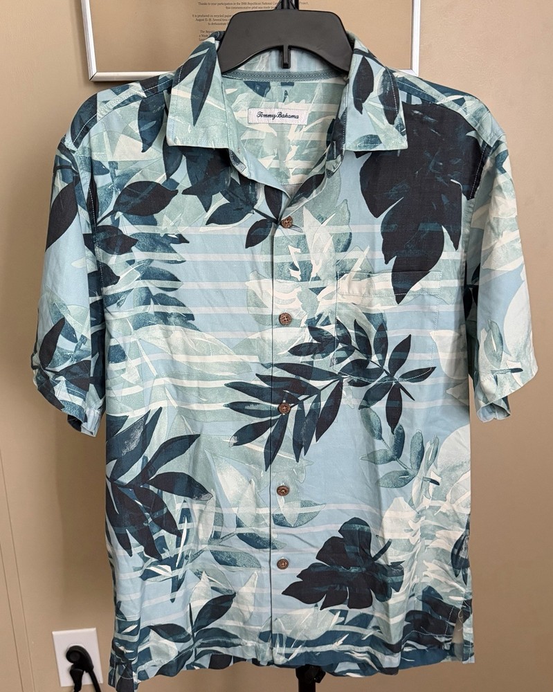 Tommy Bahama Blue Tropical Button Down Short Sleeve Shirt Size Medium