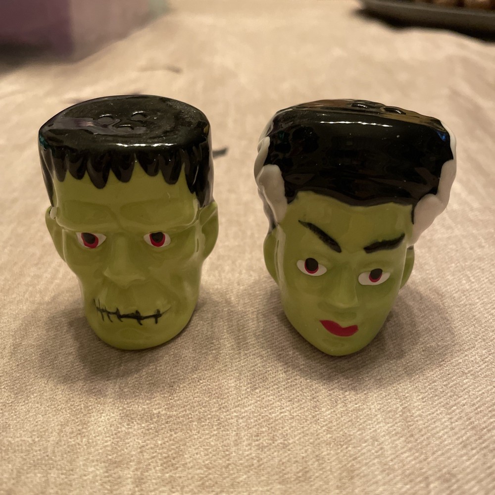 Cracker Barrel Halloween Frankenstein  Bride Monster Salt & Pepper Shaker Set4