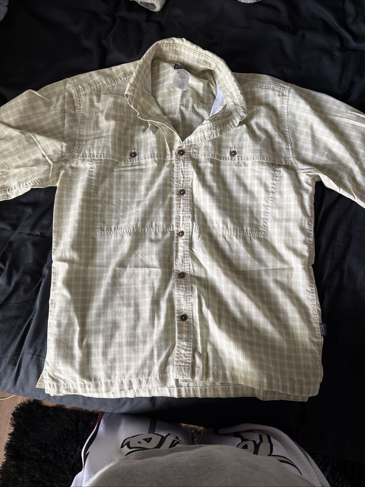 Patagonia Men's Medium Short Sleeve Button-Up Shirt