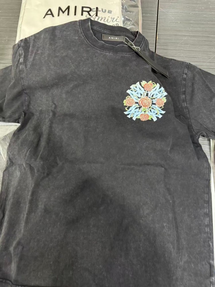 amiri t shirt meduim
