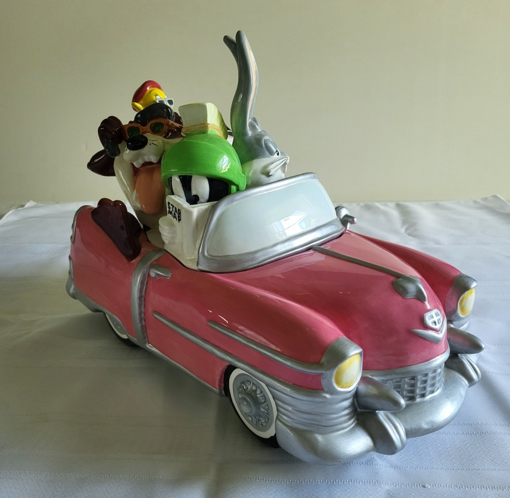 Rare Warner Bros. Studio Store Looney Tunes LT Pink Car Cookie Jar  New