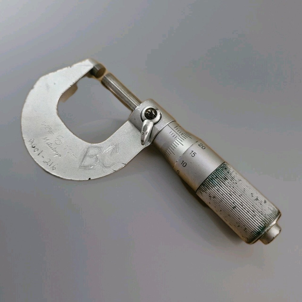 Mitutoyo 101-107 Micrometer 0-25 mm Range 0.01mm Grad