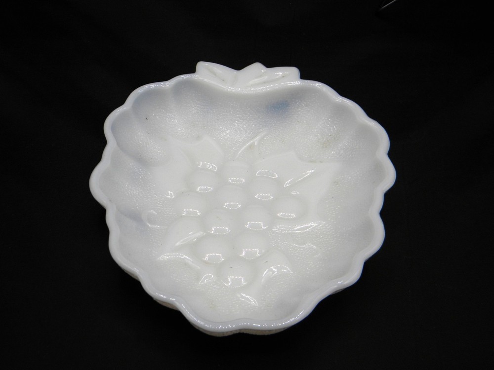Vintage Hazel Atlas Milk Glass Grape Shaped Candy Nut Snack Dessert Dish Tray
