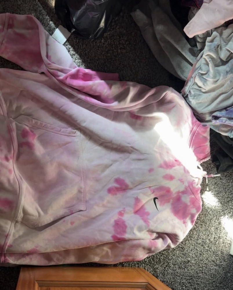 Nike Women’s Pink White Tie Dye Pullover Hoodie Sweatshirt Long Sleeve Logo