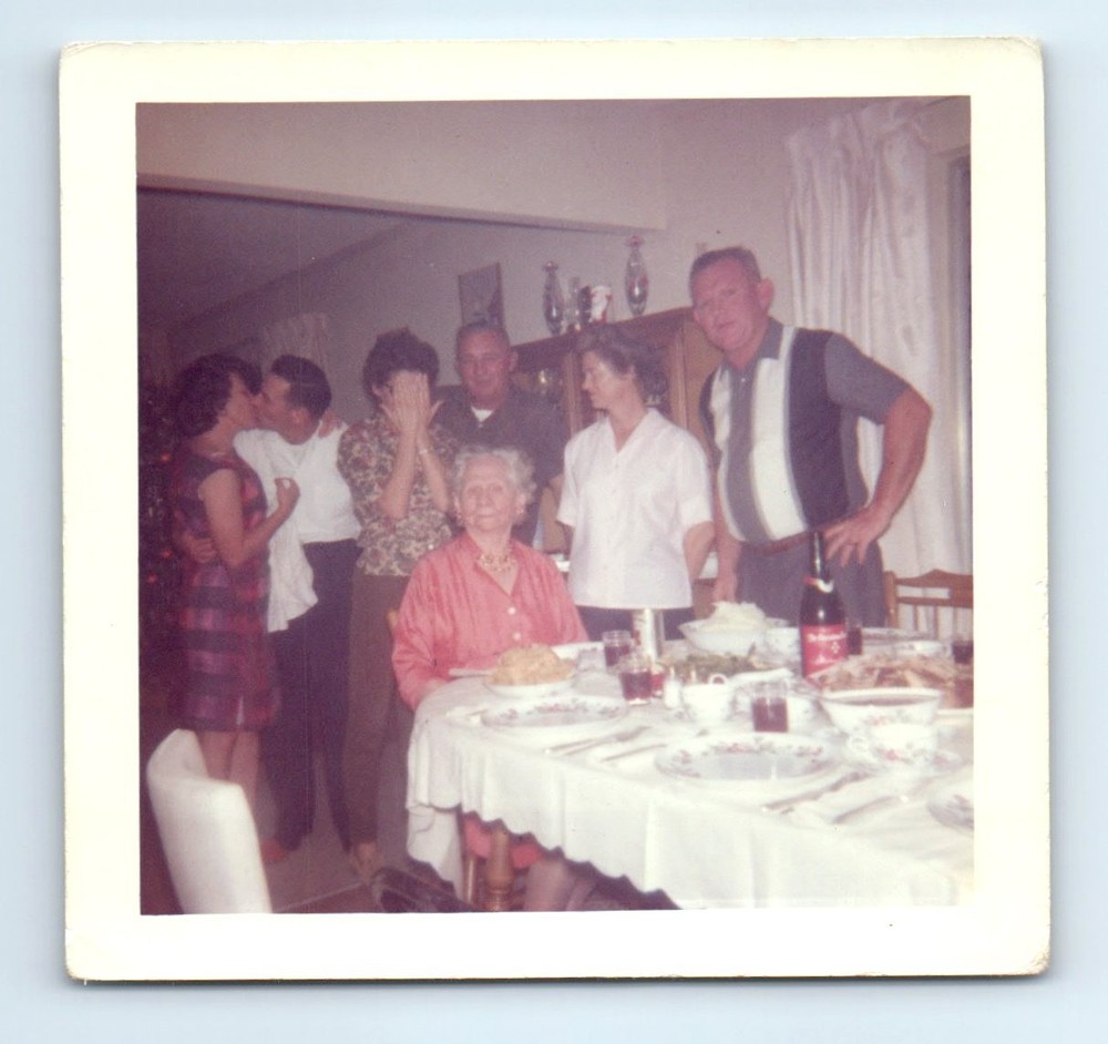 Old Vintage Square Color Photo MEN WOMEN COUPLE KISSING DINING ROOM PICTURE