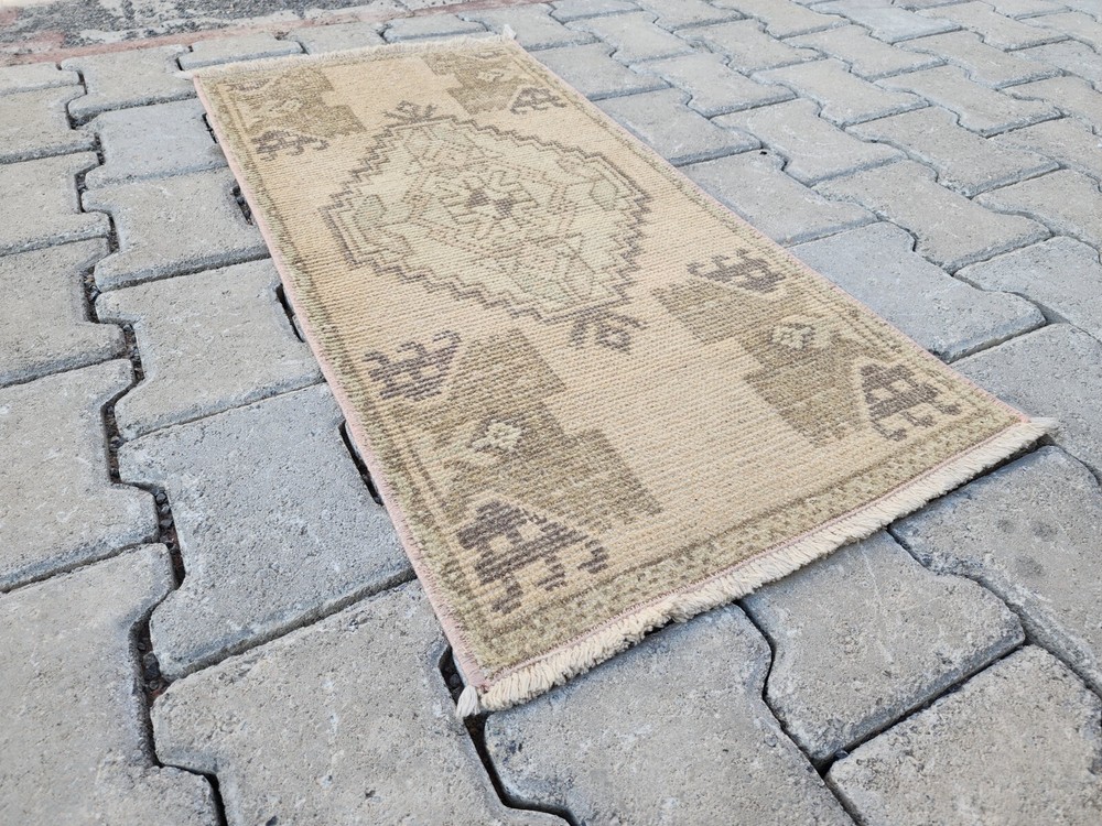 Mini Turkish Oushak Rug, 1.5x3 ft, Beige and Brown, Faded Medallion Wool