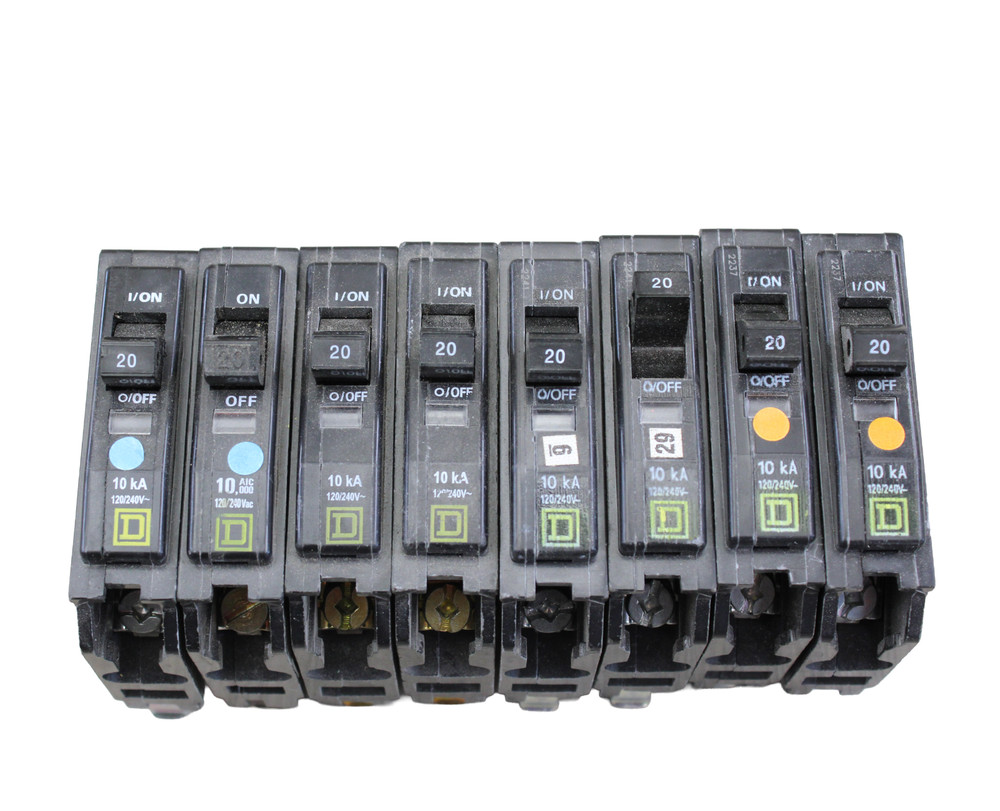 LOT OF 8 Square D QOB120 20 Amp 1P 120V QOB Circuit Breakers Bolt on 20A