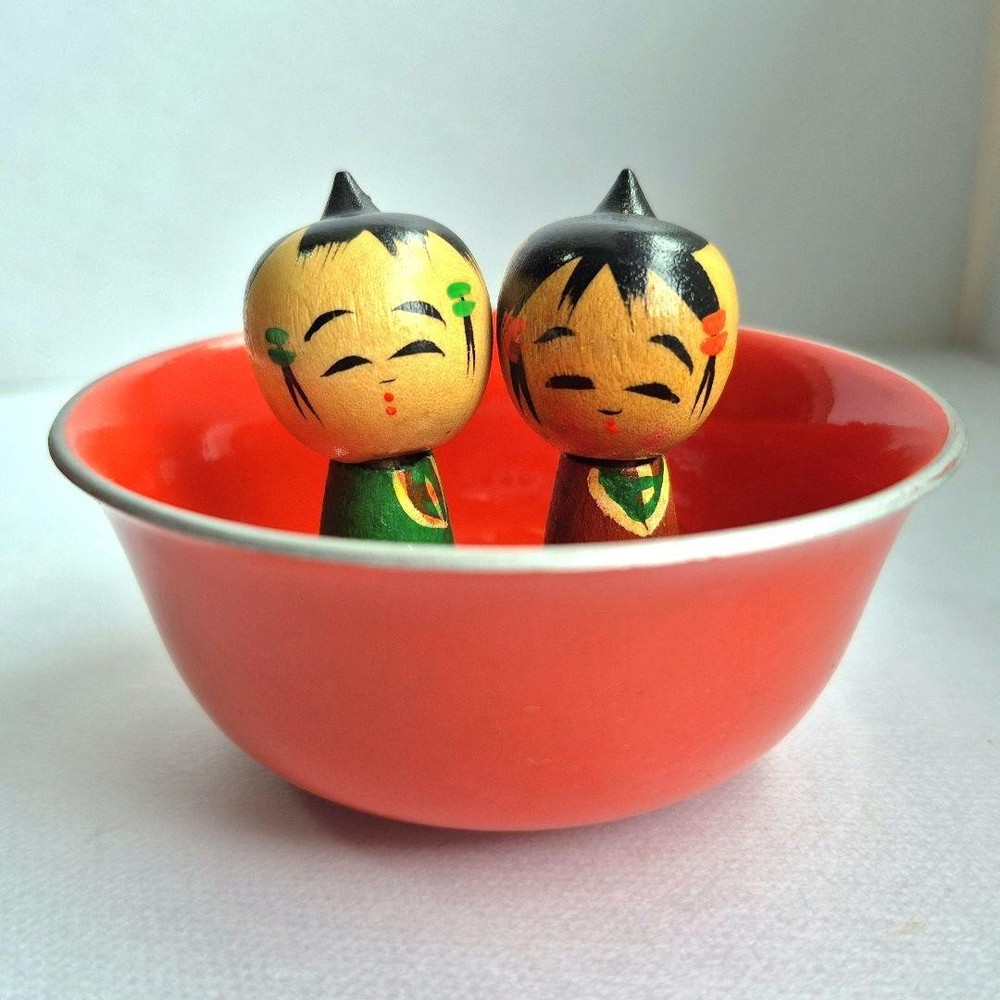Showa Retro Mini Couple Kokeshi Dolls Set of 2 with Red Bowls Home Decor