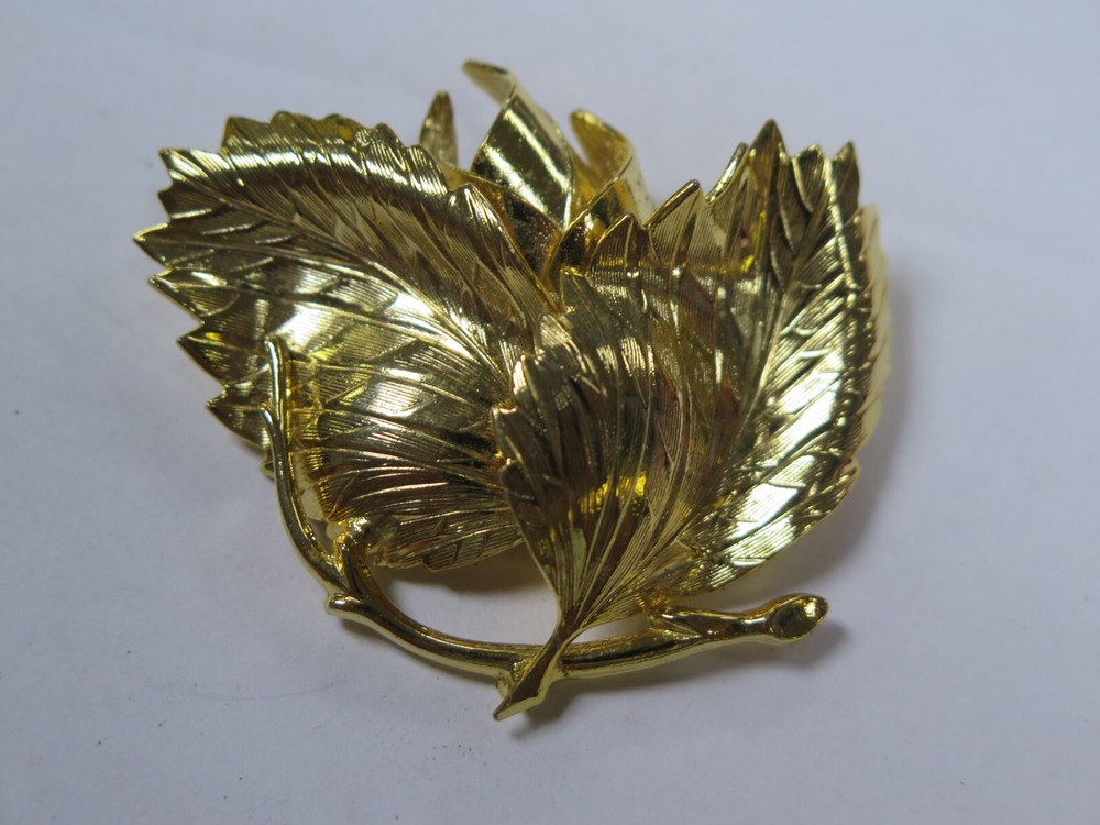 Vintage Gold Tone Flower Leaf Leaves  Brooch Pin 2 1/2
