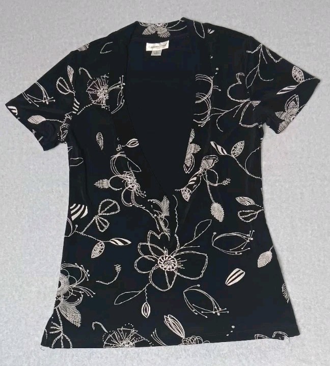 Coldwater Creek Short Sleeve Blouse Womens Size Small Black White Line Flower...