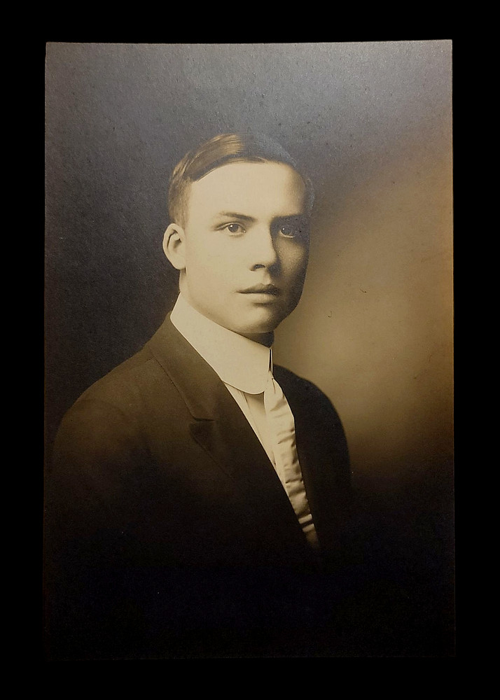 Vintage Old Antique Real Photo Picture Portrait Image Man Male Guy Suit Coat Tie