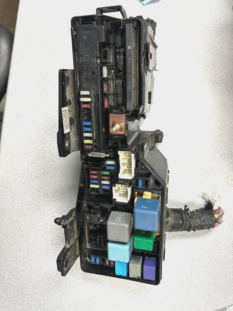 2005-2010 Toyota Avalon Engine Fuse Box Relay Module 82662-07060 XL XLS Touring