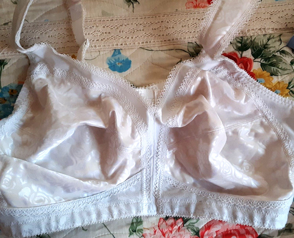 Playtex 18 Hour Ultimate Shoulder Comfort Bra Size 44C Style 4693  EUC