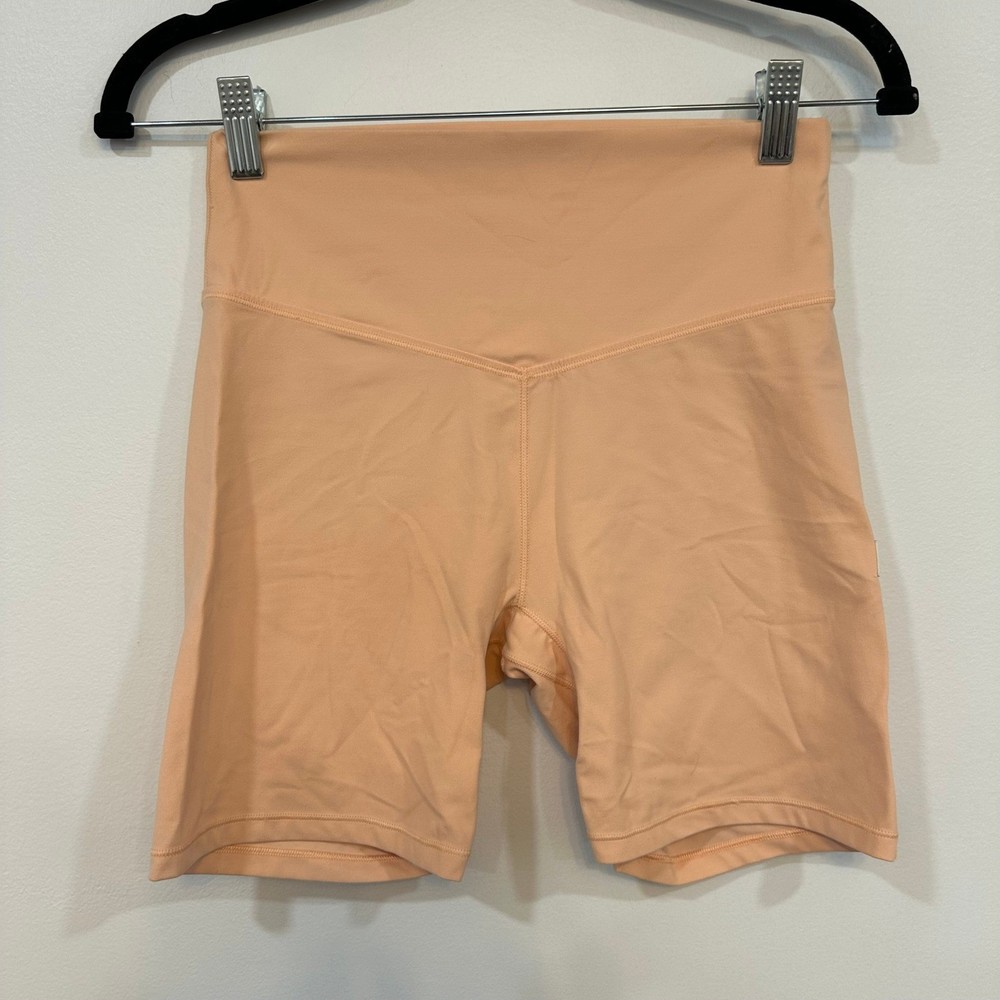Vuori Womens Biker Shorts Medium Peach Athletic High Rise Stretch Spandex