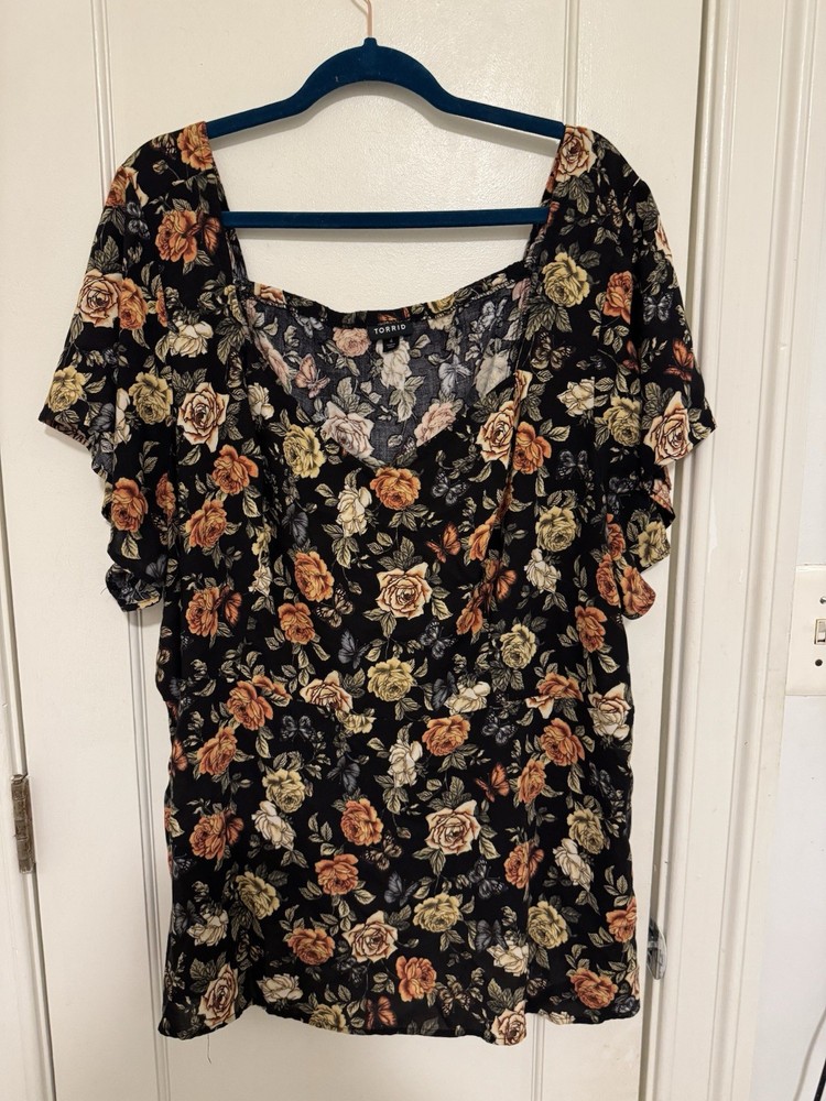 TORRID Sweetheart Flutter Sleeve Peplum Top Butterfly Roses Floral Black Sz 4