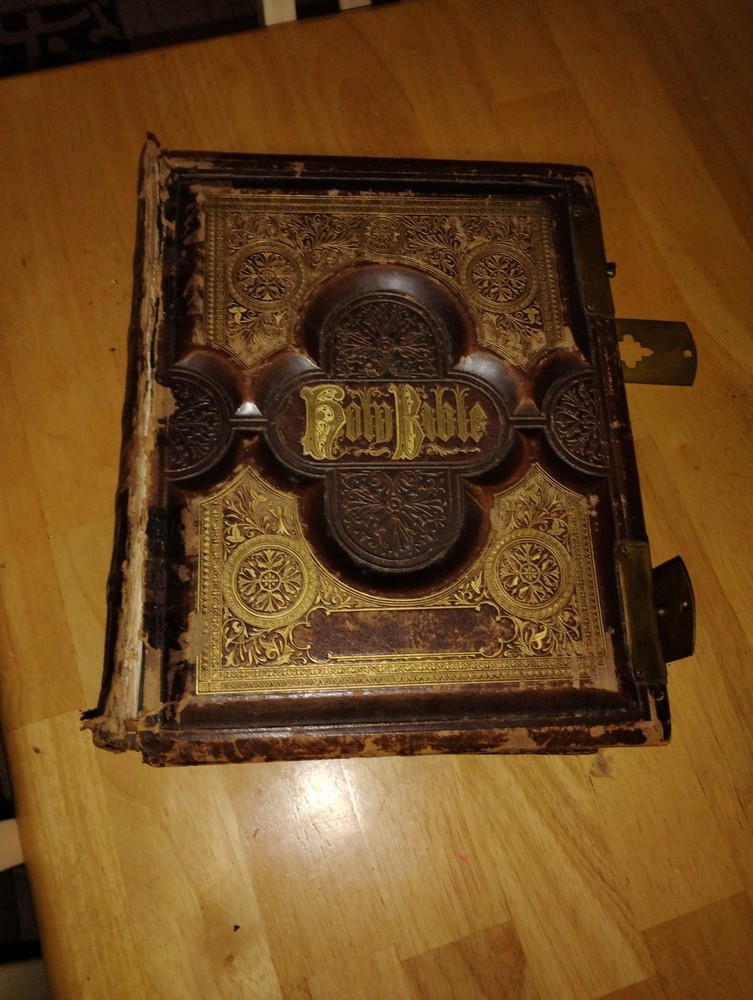 1800s Antique Family Holy Bible With Illustrations