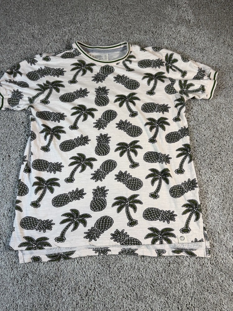 Free Planet Shirt Short Sleeve Crew Neck Tee Palm Trees Pineapples Mens Size M