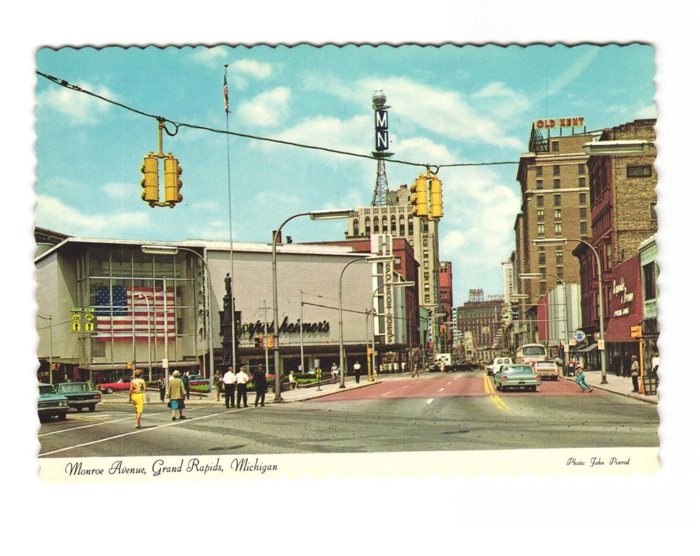 Monroe Ave Grand Rapids MI vintage postcard unposted