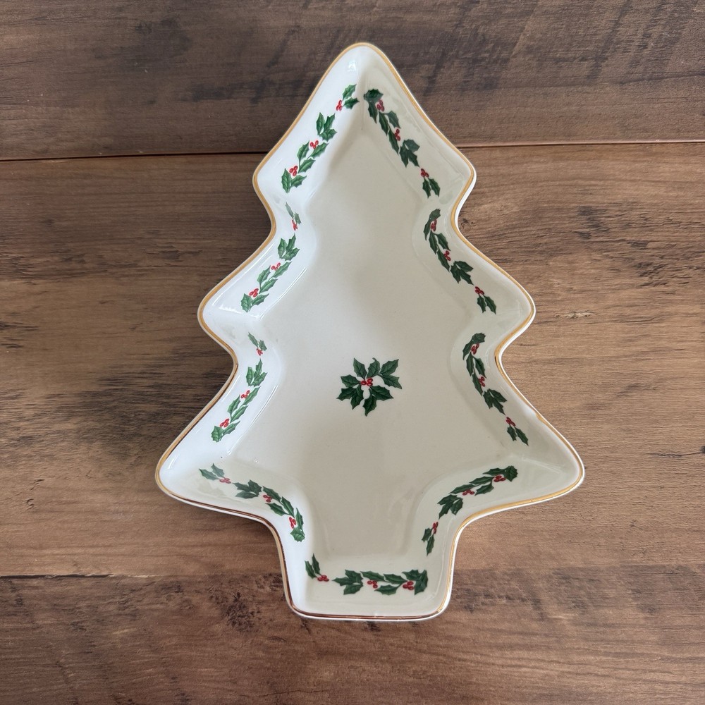 livingQUARTERS Christmas Tree Ceramic Centerpiece Dish White Holly