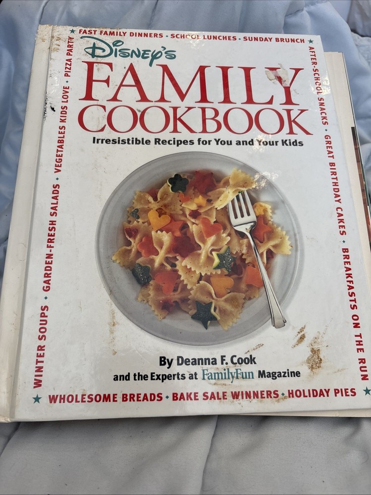 Disney's Family Cookbook by Deanna F. Cook (1996, Hardcover)