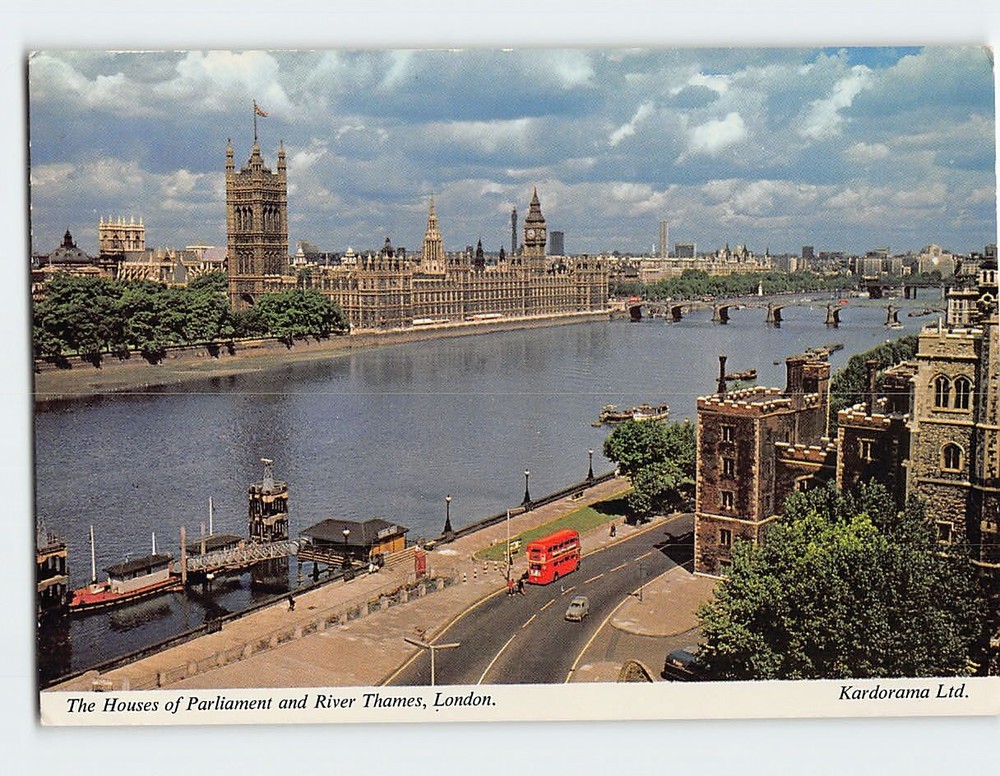 Postcard Houses of Parliament & River Thames London England
