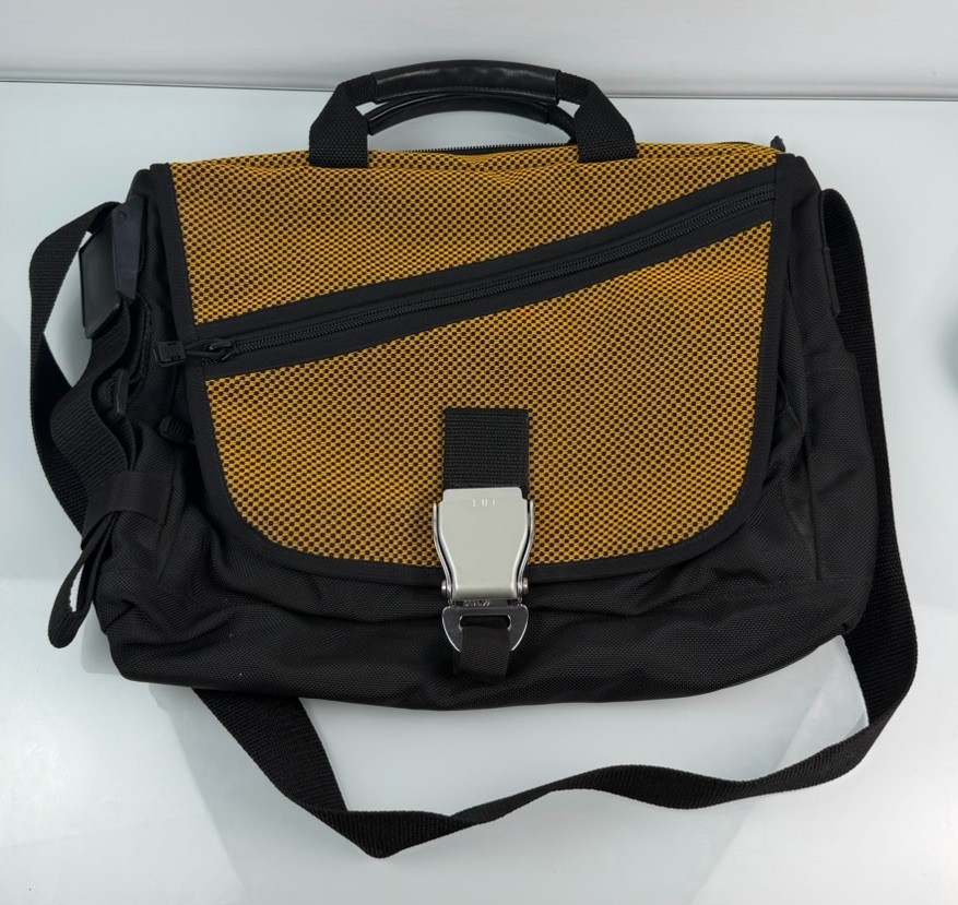 waterfield designs Laptop Messenger Ballistic Nylon Bag Seatbelt Buckle Made Usa
