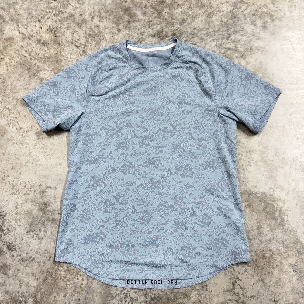 Lululemon Shirt Mens medium Blue Camo Short Sleeve Athletic Training Tee Top