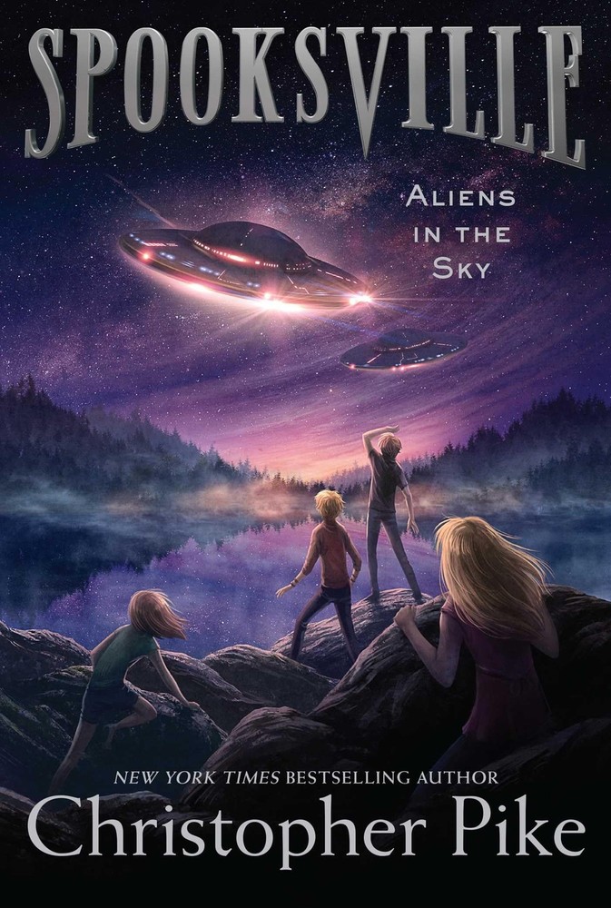 Aliens in the Sky (Spooksville) - paperback Pike, Christopher
